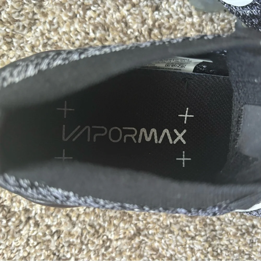 Women’s Nike Air VaporMax - Picture 6 of 10